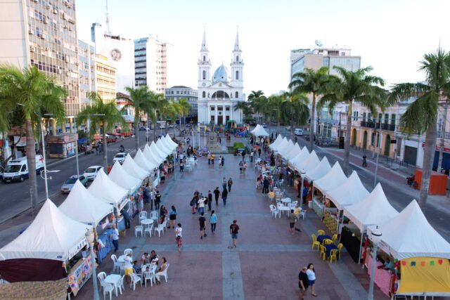 Secretários reunidos para detalhes finais da Festa do Padroeiro